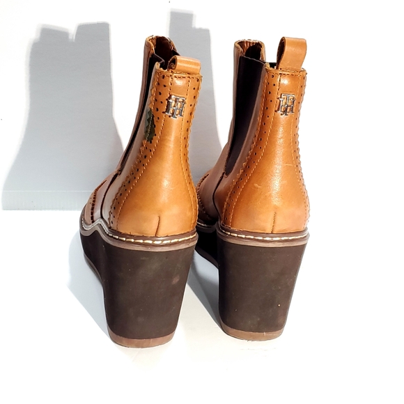 Tommy Hilfiger Wingtip Oxford Wedge Bootie Boots Caramel Brown Platform Academia - Picture 3 of 7